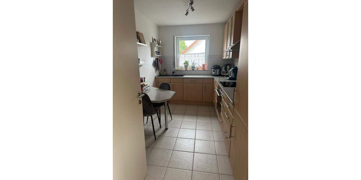 Attraktive 4 ZKB Wohnung mit Gäste WC und Tiefgarage - provisionsfrei 4 zimmer