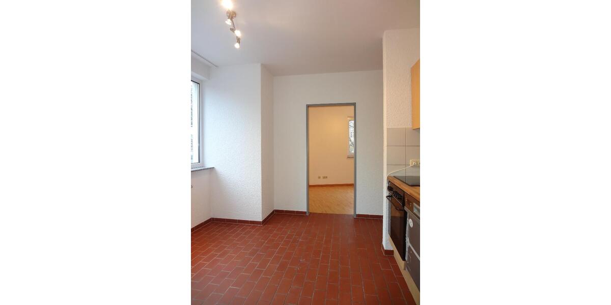 2 ZKBB* KFZ-Stell* max. 1 Pers* kl. EBK* Wannenbad* Parketboden* S-W BalkonLoggia* DA-Bessungerstr. - Etagenwohnung Darmstadt / Bessungen Bessungen | Angebot:27092927