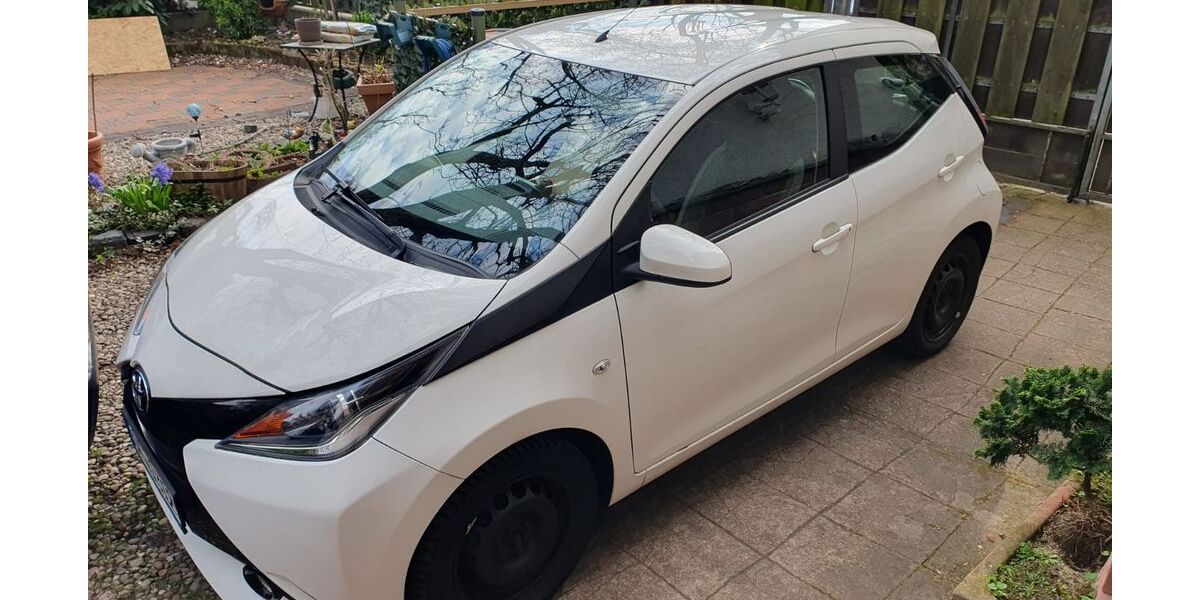 Toyota Aygo (X) 50.000 km 8.500 &euro; Heusenstamm 63150