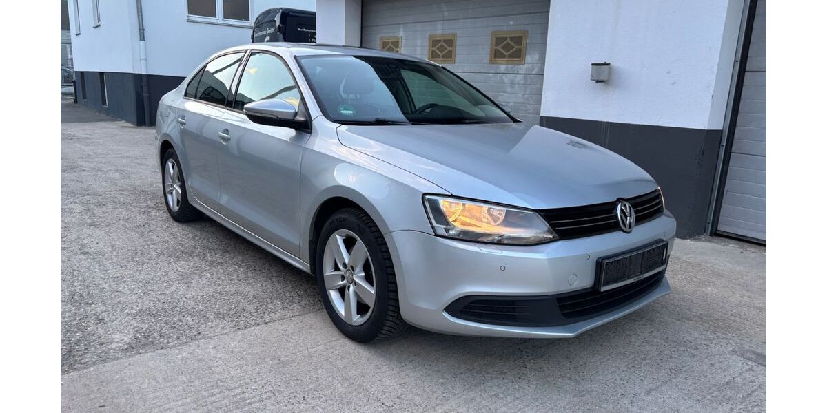 VW Jetta 299.102 km 4.750 &euro; Frankfurt am Main 60388