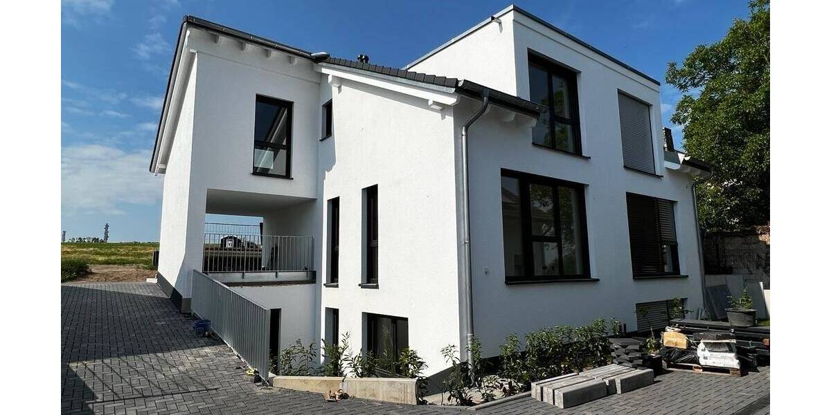 Doppelhaushälfte Mainz Weisenau - 6 Zimmer, 159 m&sup2;, 2.500&euro; | Angebot:23587981