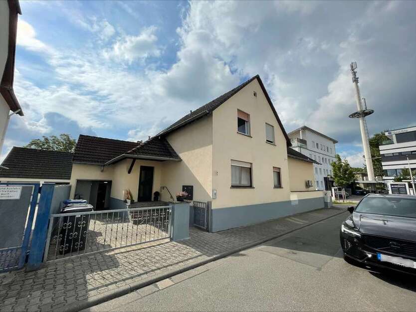 Haus zum Kaufen in Langen 675.000 € 242 m² 9 zimmer