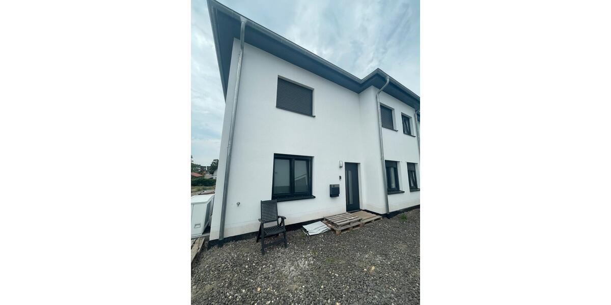 Doppelhaushälfte Rüsselsheim am Main - 6 Zimmer, 174 m&sup2;, 2.500&euro; | Angebot:24862391