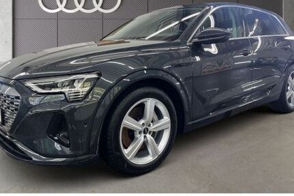 Audi Q8 e-tron 27.685 km 43.990 &euro; Frankfurt am Main 60314