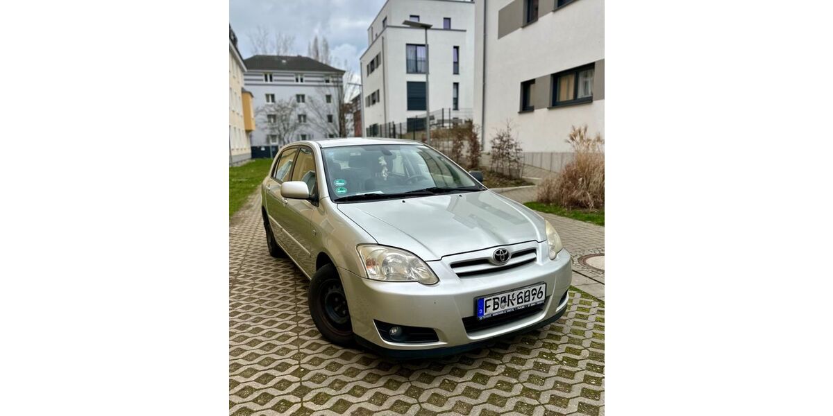 Toyota Corolla 153.000 km 3.700 &euro; Frankfurt 60316