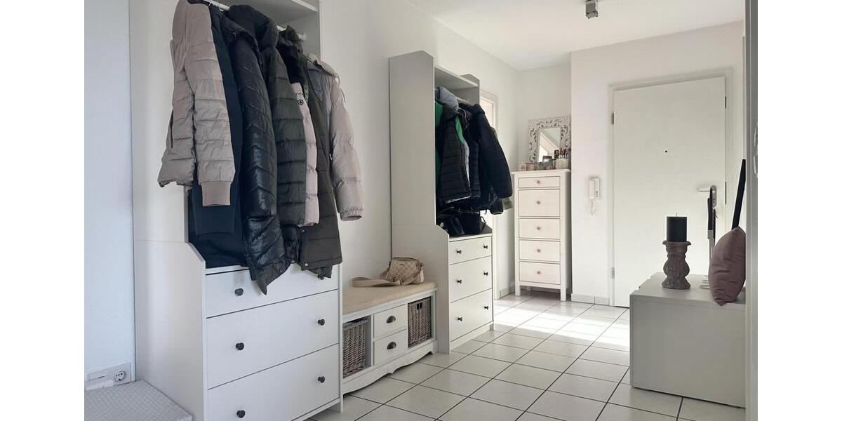 3 Zi.-Dachgeschosswohnung - TOP-Wohnlage im Buchraingebiet 3 zimmer