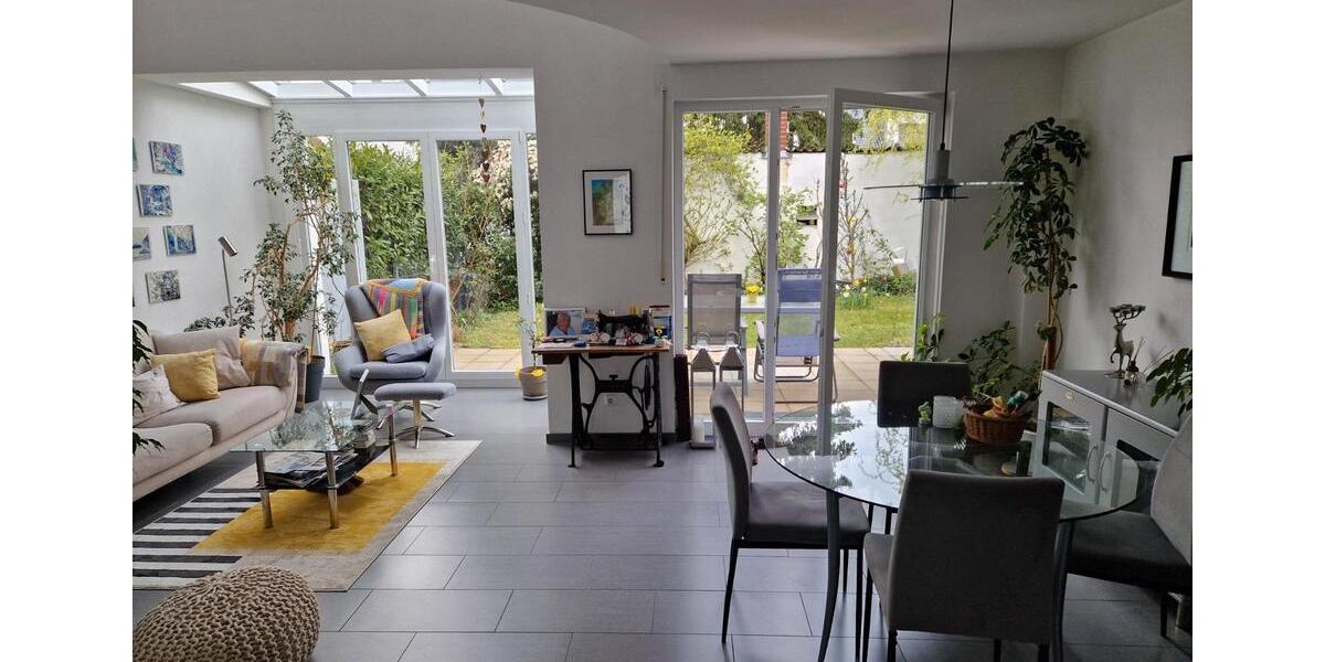 Doppelhaushälfte Griesheim - 2 Zimmer, 140 m&sup2;, 1.400&euro; | Angebot:26048017