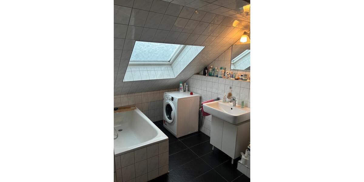 Dachgeschoßwohnung Offenbach am Main Hafen - 2 Zimmer, 75 m&sup2;, 1.200&euro; | Angebot:24771274