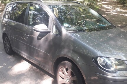 VW Touran 242.000 km 4.950 € Ginsheim-Gustavsburg 65462