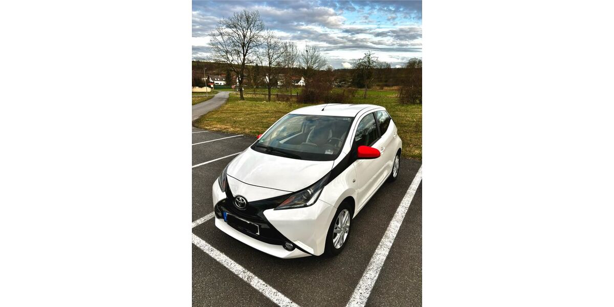 Toyota Aygo (X) 87.000 km 7.490 &euro; Schaafheim 64850