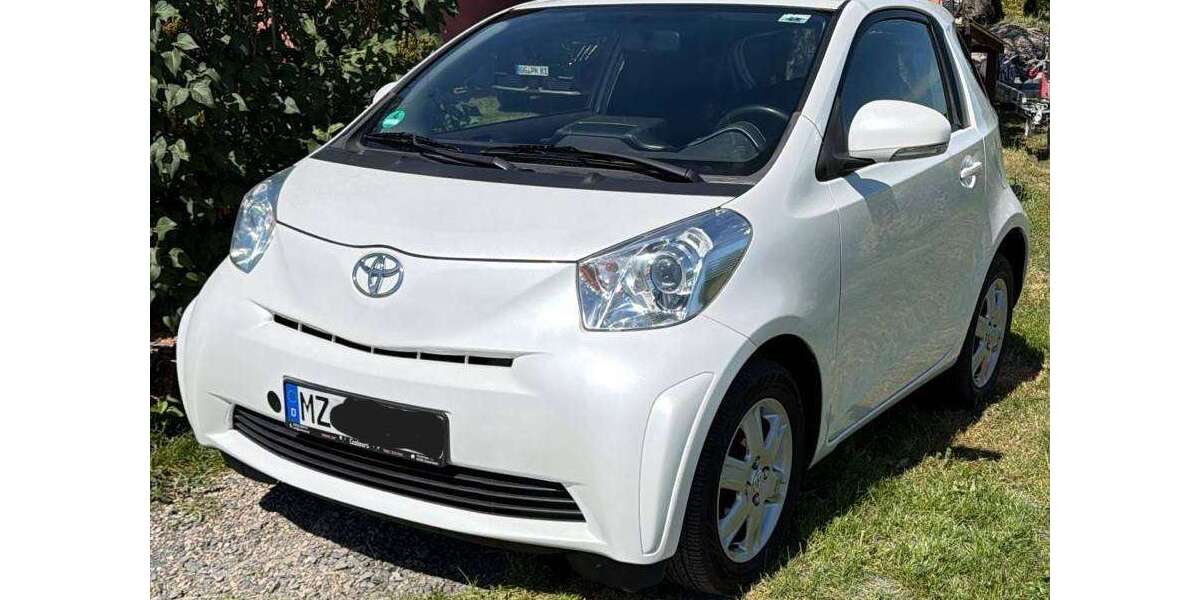 Toyota iQ 128.000 km 4.990 &euro; Rüsselsheim am Main, Stadt 65428