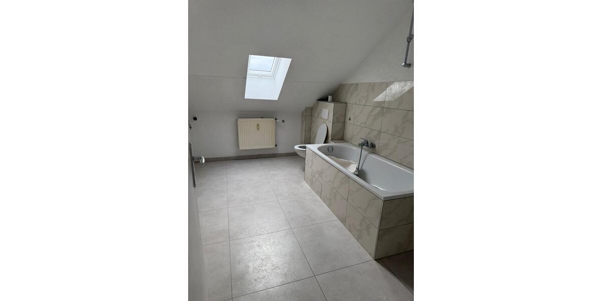 Dachgeschoßwohnung Bürstadt - 3 Zimmer, 80 m&sup2;, 1.250&euro; | Angebot:26336197