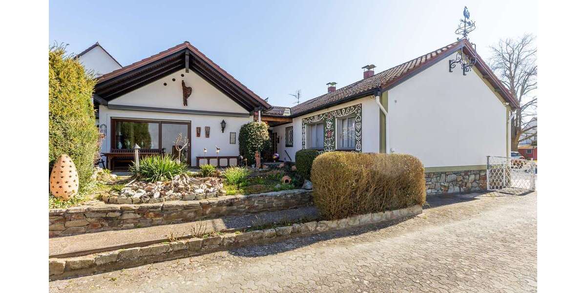 Haus zum Kaufen in Rüsselsheim Bauschheim 585.000 € 225 m² 10 zimmer