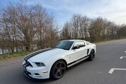 Ford Mustang 112.600 km 16.500 &euro; Mainflingen 63533