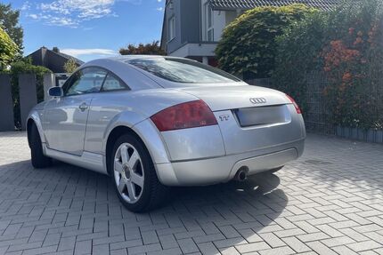 Audi TT 243.812 km 2.450 &euro; Heusenstamm 63150