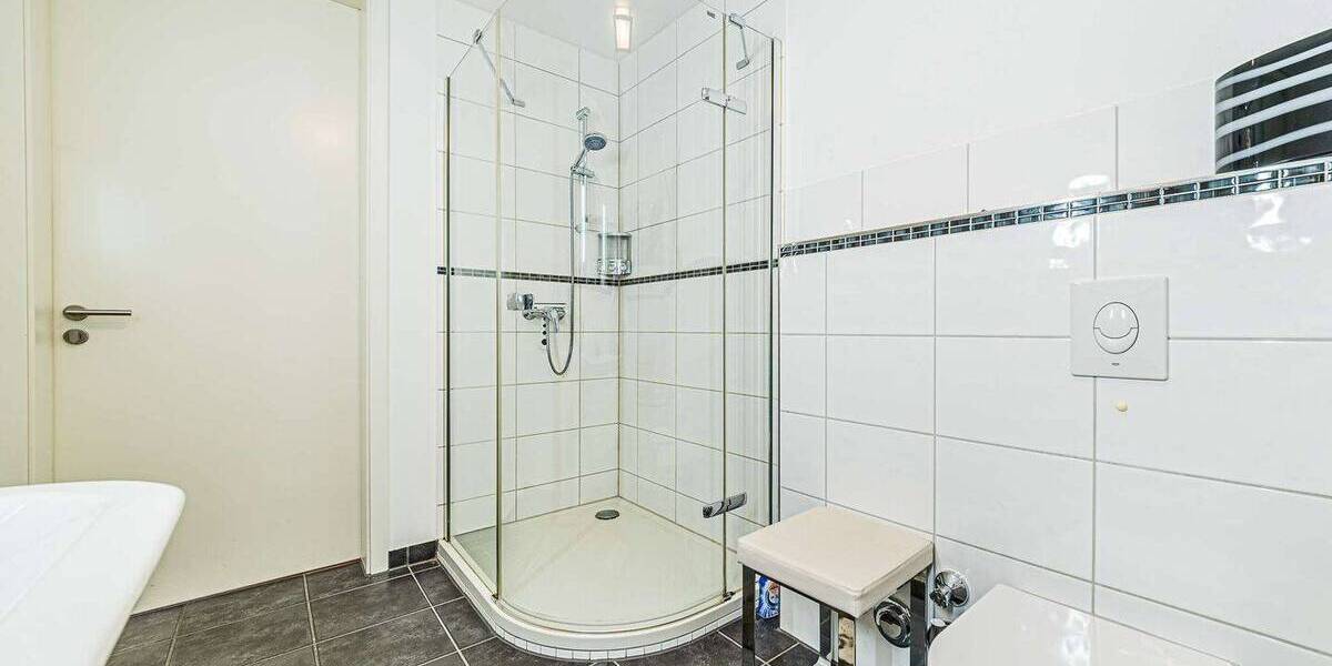 Etagenwohnung Offenbach am Main Bieberer Berg - 3 Zimmer, 112 m&sup2;, 2.200&euro; | Angebot:26388190
