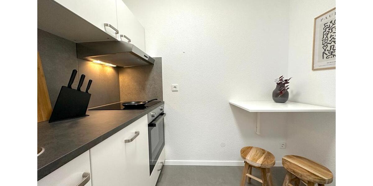 FRAUEN WG - Zimmer mit Balkon & Skyline Blick - Nähe Uni und Flughafen 1 zimmer