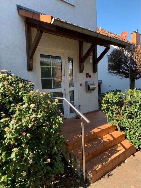 Haus zum Mieten in Hofheim am Taunus 2.400 € 153 m²