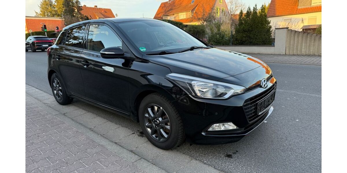 Hyundai i20 17.106 km 11.500 &euro; Rodgau 63110