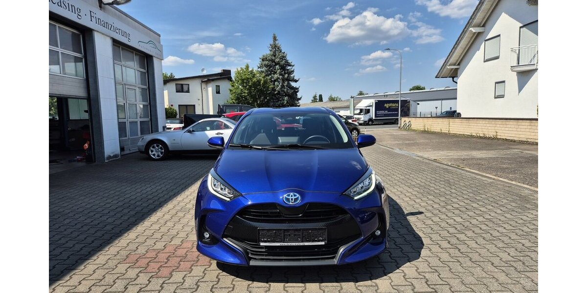 Toyota Yaris Hybrid Team D, Navi,Kamera, SmartDevice, Kli 73.500 km 16.890 &euro; Rodgau 63110