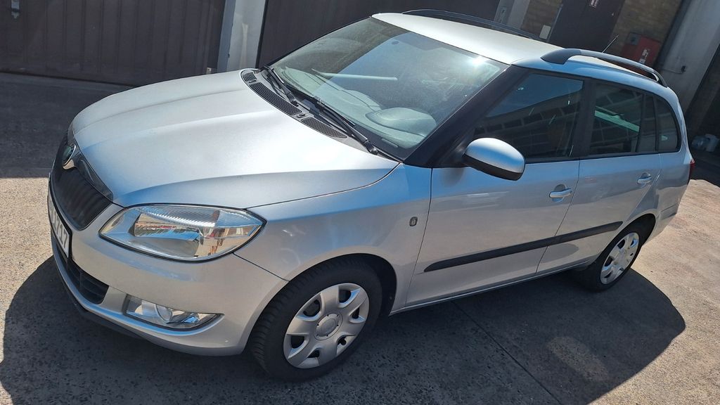 Skoda Fabia 211.478 km 2.000 &euro; Frankfurt 60528