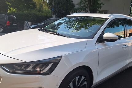 Ford Focus 15.000 km 21.300 € Frankfurt 65929