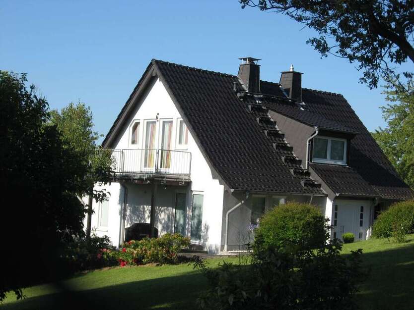 Haus zum Mieten in Bad Soden 4.000 € 266 m²