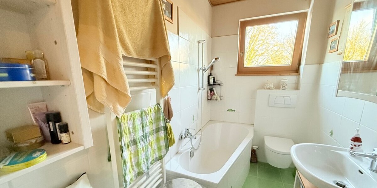Flörsheim: Sie suchen das besondere Wohnflair? Ein toller Familienwohnsitz mit Aufzug - Doppelhaushälfte Flörsheim | Angebot:25568492
