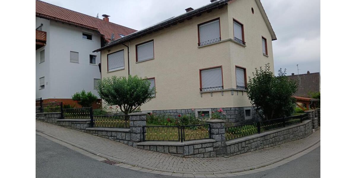 Mehrfamilienhaus, Wohnhaus Fürth - 8 Zimmer, 186 m&sup2;, 380.000&euro; | Angebot:24373014